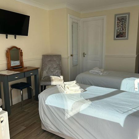 יאוביל Halfway House Inn Country Lodge מראה חיצוני תמונה