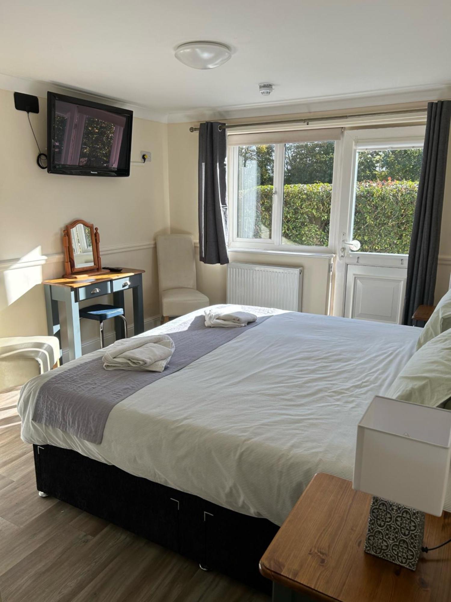 יאוביל Halfway House Inn Country Lodge מראה חיצוני תמונה