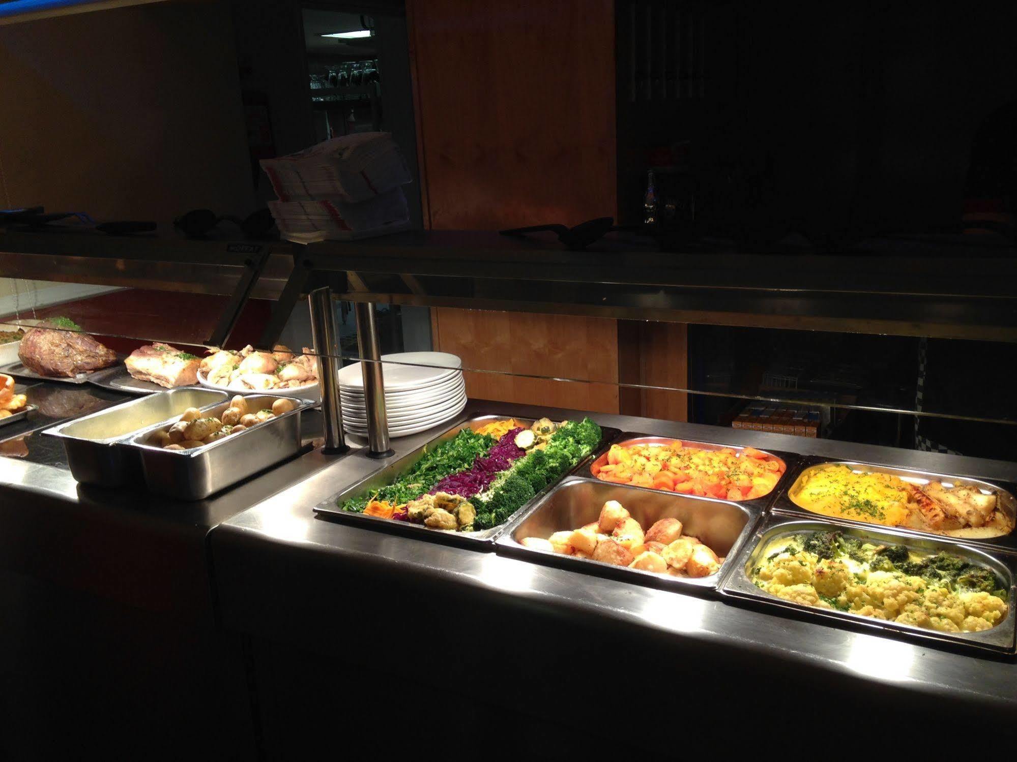 יאוביל Halfway House Inn Country Lodge מראה חיצוני תמונה