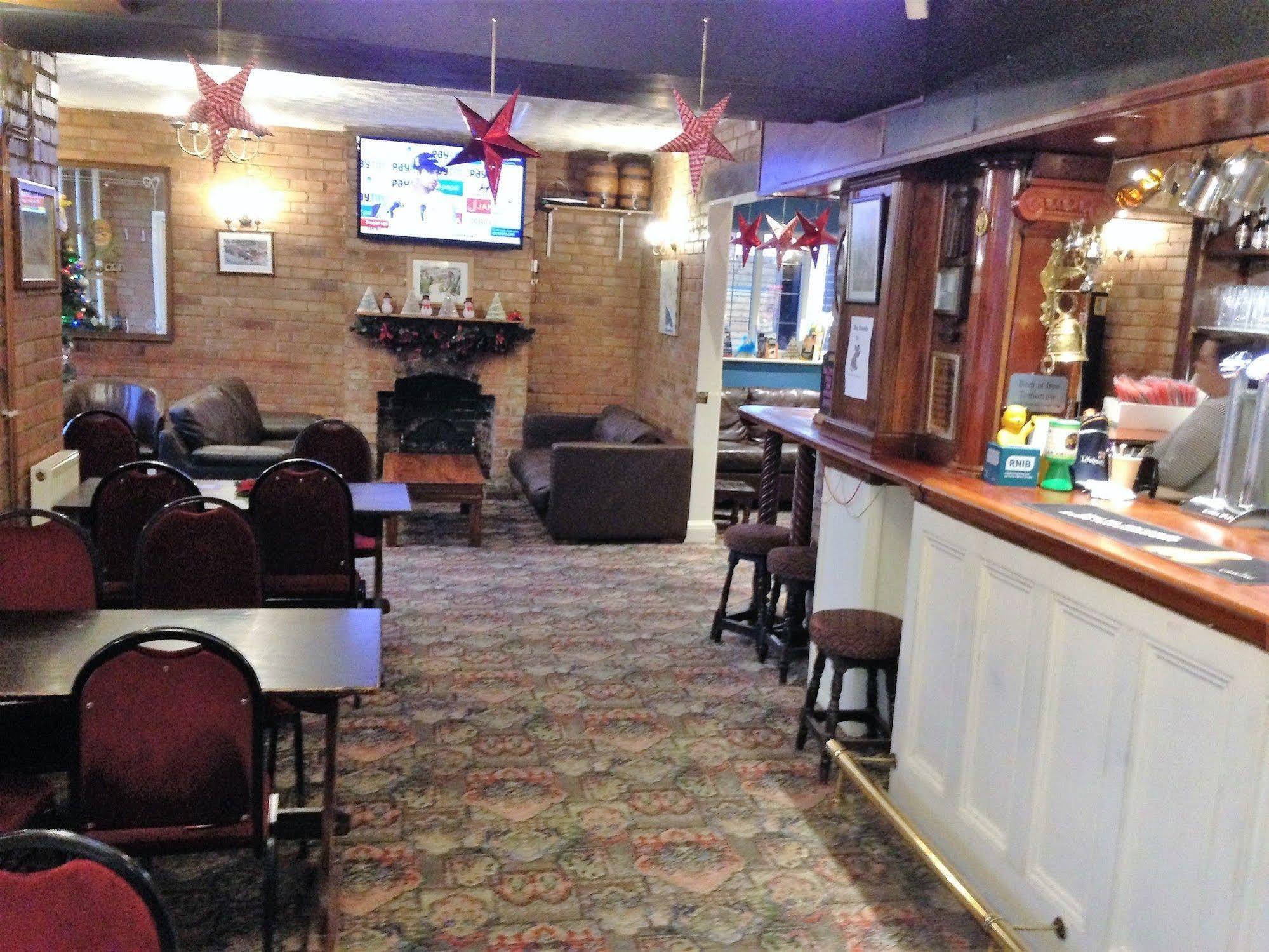 יאוביל Halfway House Inn Country Lodge מראה חיצוני תמונה